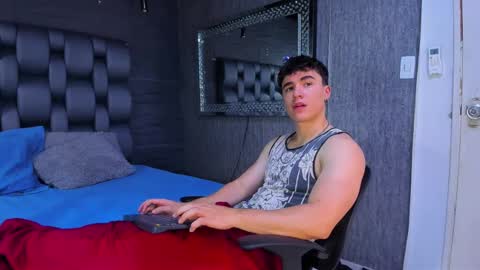 Snapshot of andre_parker chatting on 02.13.25 Andre Parker online show from 02.13.25