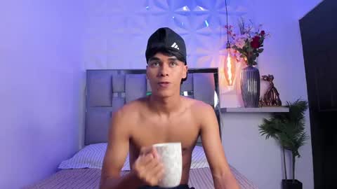 Snapshot of andrewortix chatting on 03.10.25 AndreWortix online show from 03.10.25