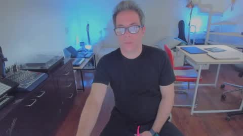 Snapshot of andy0pandi chatting on 09.25.25 Andrew online show from 09.25.25