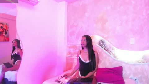 ANEE SAVAL online show from 10.21.25