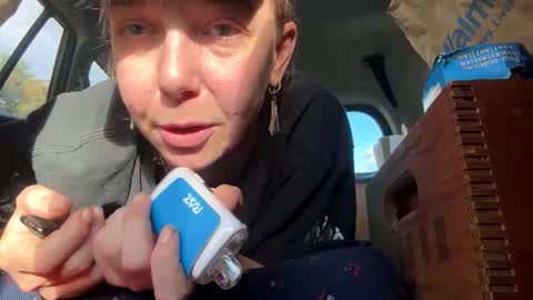 Snapshot of aneoakley chatting on 10.24.25 aneoakley online show from 10.24.25