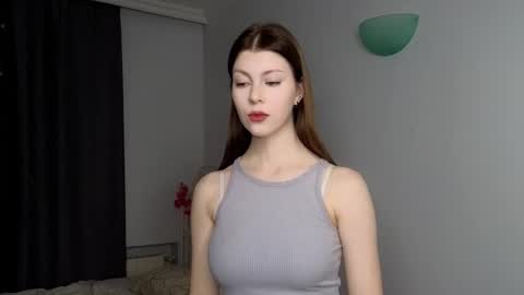 Snapshot of angel___face chatting on 11.04.25 Keira online show from 11.04.25