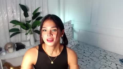 Snapshot of angel_indiguise chatting on 02.07.25 angela online show from 02.07.25