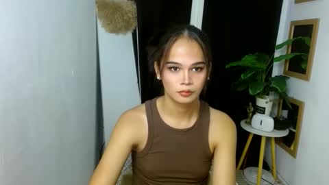 Snapshot of angel_indiguise chatting on 10.11.25 angela online show from 10.11.25