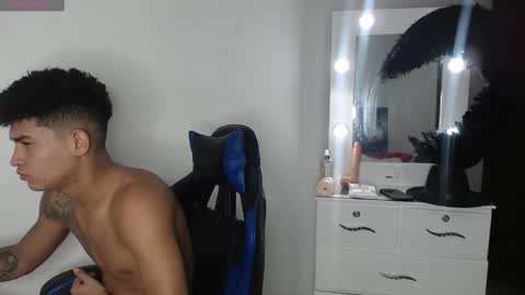 Snapshot of angel_latinguy chatting on 10.13.25 Angel online show from 10.13.25