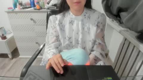 Snapshot of angel_lee__ chatting on 01.04.25 angel_lee__ online show from 01.04.25