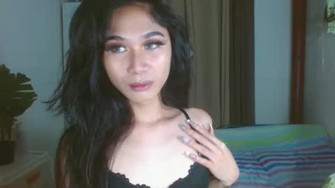 Snapshot of angela_mccollins chatting on 01.18.25 angela online show from 01.18.25