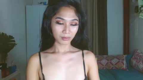 Snapshot of angela_mccollins chatting on 02.10.25 angela online show from 02.10.25