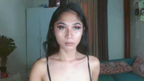 Snapshot of angela_mccollins chatting on 02.13.25 angela online show from 02.13.25