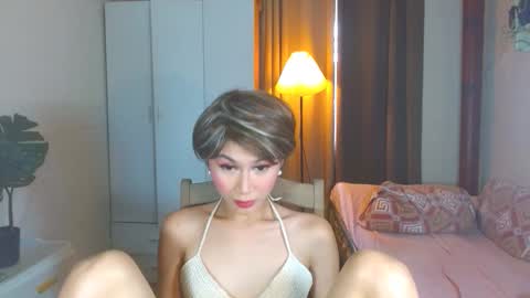 Snapshot of angela_mccollins chatting on 10.10.25 angela online show from 10.10.25