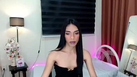 Snapshot of angelamonroe chatting on 09.20.25 SENORITA online show from 09.20.25