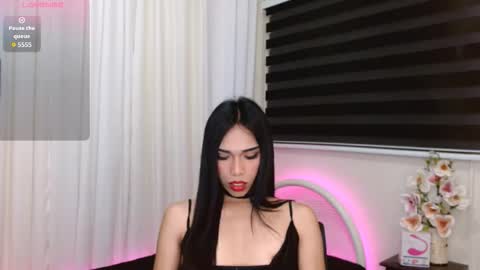 Snapshot of angelamonroe chatting on 10.27.25 SENORITA online show from 10.27.25