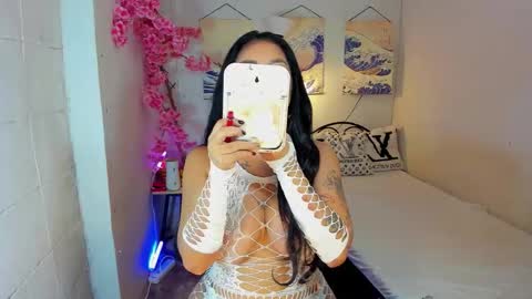 Snapshot of angelamorena chatting on 09.09.25 angelamorena online show from 09.09.25