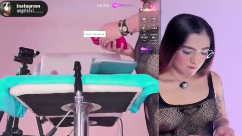 Snapshot of angelcb_ chatting on 09.22.25 angel online show from 09.22.25