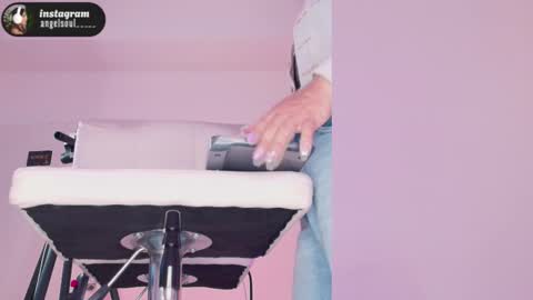 Snapshot of angelcb_ chatting on 11.17.25 angel online show from 11.17.25