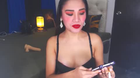 Snapshot of angelcumfallen chatting on 01.11.25 Angel online show from 01.11.25