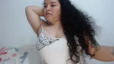 Snapshot of angelitawild_ chatting on 12.19.24 angel online show from 12.19.24