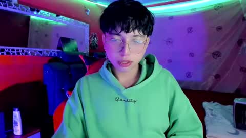 Snapshot of angellonfire chatting on 09.12.25 Angel  online show from 09.12.25