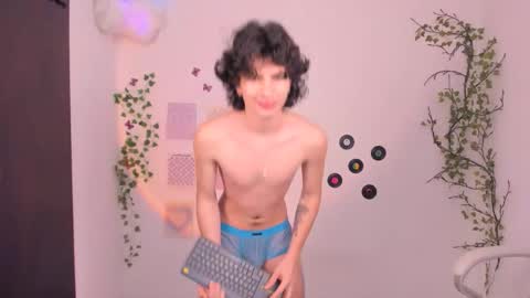 Snapshot of angelo_duarte chatting on 09.24.25 Angel online show from 09.24.25