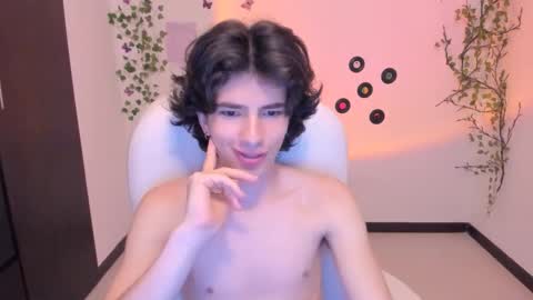 Snapshot of angelo_duarte chatting on 10.25.25 Angel online show from 10.25.25