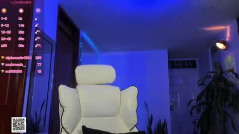 Snapshot of angeloferro1 chatting on 12.21.24 Angelo Ferro online show from 12.21.24