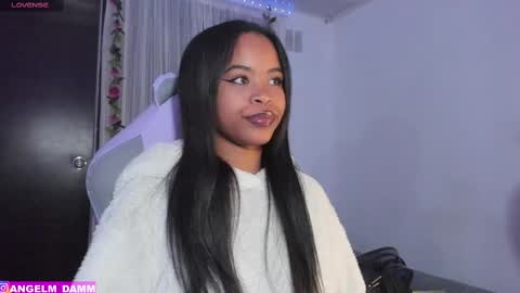 Snapshot of angelsmia_ chatting on 03.06.25  MIA available content ask online show from 03.06.25