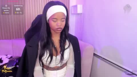 Snapshot of angelsmia_ chatting on 10.31.25  MIA available content ask online show from 10.31.25