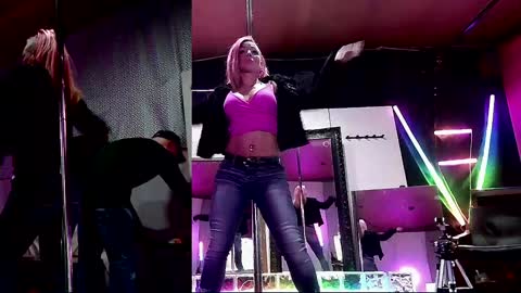 Snapshot of angelsparkle80 chatting on 12.22.24 Madison Marie online show from 12.22.24