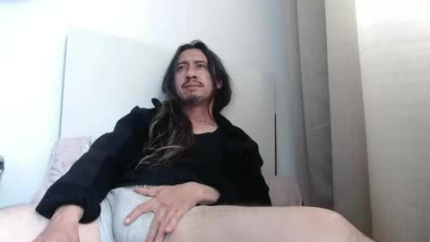 Snapshot of angeluxxxifer chatting on 11.04.25 angeluxxxifer online show from 11.04.25