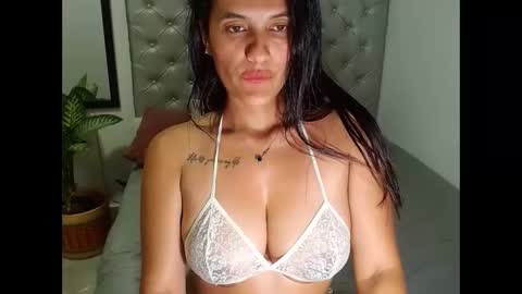 Snapshot of anithaxx chatting on 03.07.25 esmeralda online show from 03.07.25