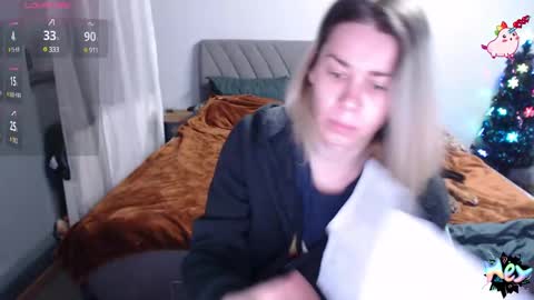 Snapshot of anna_ana chatting on 12.16.24 Anadirectgirl online show from 12.16.24