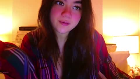 Snapshot of annatigarr chatting on 01.05.25 meow online show from 01.05.25