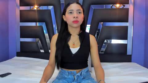 Snapshot of anne_brown1 chatting on 09.27.25 Anne online show from 09.27.25