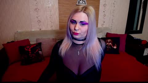 AnnessixReign online show from 12.11.24