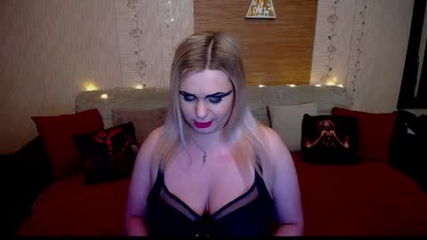 AnnessixReign online show from 12.29.24