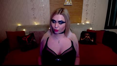 AnnessixReign online show from 01.02.25
