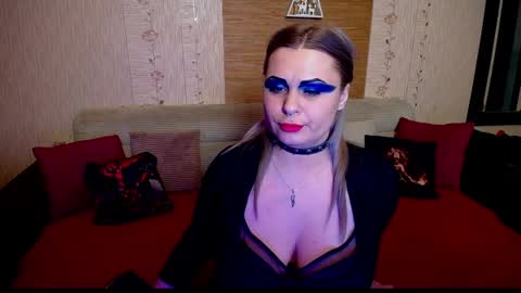 AnnessixReign online show from 01.19.25