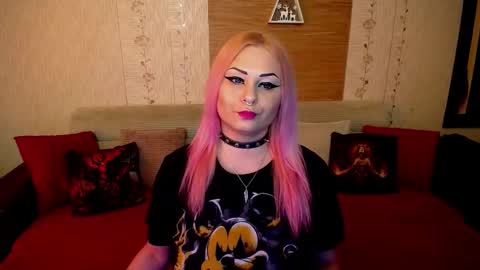 AnnessixReign online show from 10.21.25
