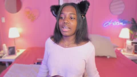 Snapshot of annia_dh chatting on 10.03.25 annia online show from 10.03.25