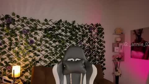 Snapshot of annie_barozzi chatting on 02.01.25 annie_barozzi online show from 02.01.25