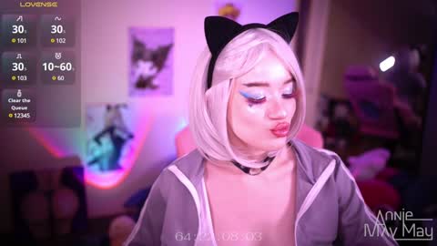 Snapshot of annie_may_may chatting on 01.06.25 Annie May online show from 01.06.25