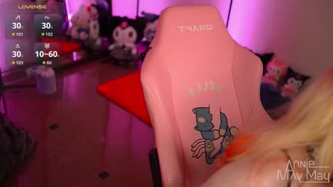 Snapshot of annie_may_may chatting on 10.06.25 Annie May online show from 10.06.25