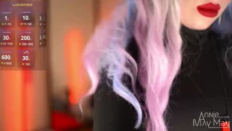 Snapshot of annie_may_may chatting on 10.17.25 Annie May online show from 10.17.25