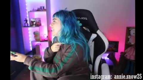 Snapshot of annie_snow_ chatting on 12.17.24 JEANNE no olvides seguirme dont forget follow me  uu online show from 12.17.24