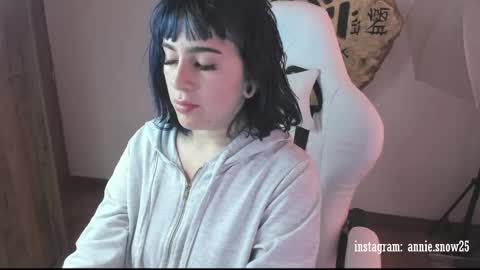 Snapshot of annie_snow_ chatting on 02.19.25 JEANNE no olvides seguirme dont forget follow me  uu online show from 02.19.25