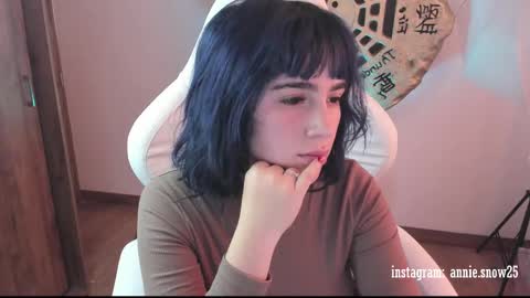Snapshot of annie_snow_ chatting on 02.20.25 JEANNE no olvides seguirme dont forget follow me  uu online show from 02.20.25