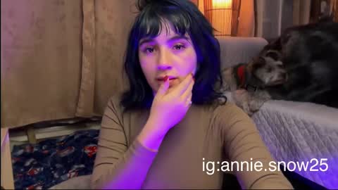Snapshot of annie_snow_ chatting on 03.01.25 JEANNE no olvides seguirme dont forget follow me  uu online show from 03.01.25