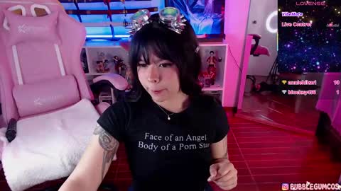 Snapshot of anniehikarii chatting on 10.06.25 Annie online show from 10.06.25