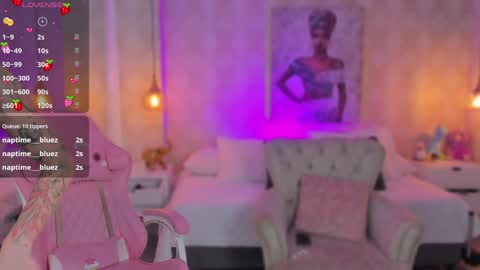 Snapshot of anniita_ chatting on 12.19.24 VIVIANNA online show from 12.19.24