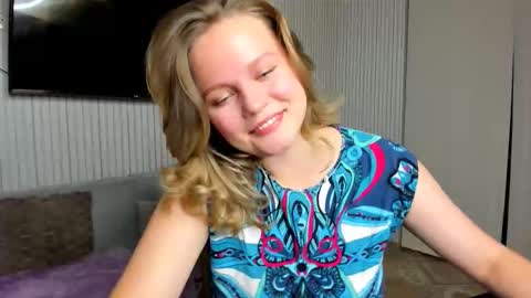 Snapshot of anny_love_you chatting on 10.18.25 anny_love_you online show from 10.18.25